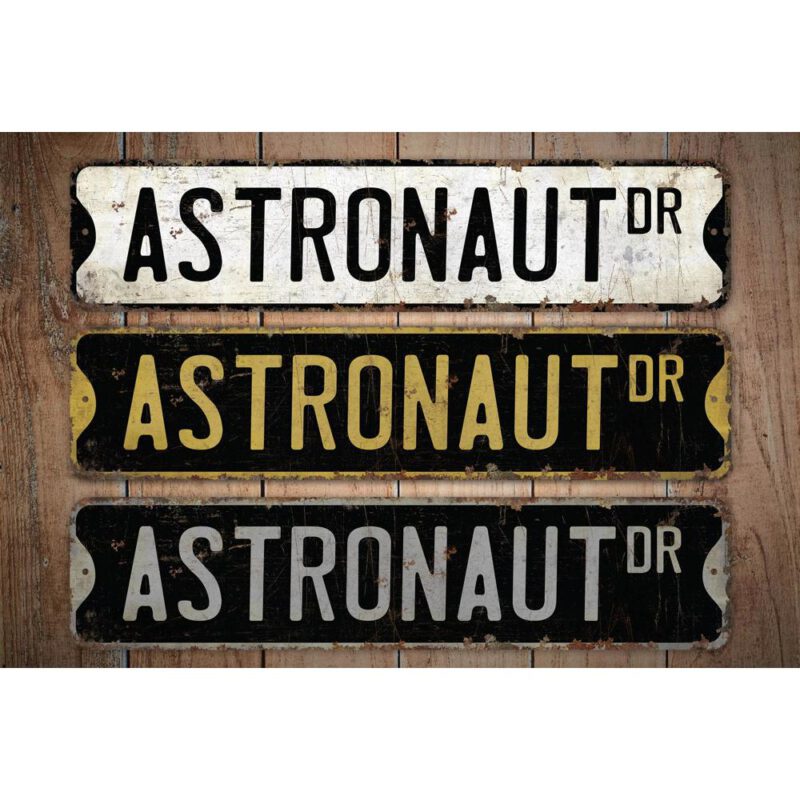 Astronaut-Premium-Quality-Rustic-Metal-Sign-Images