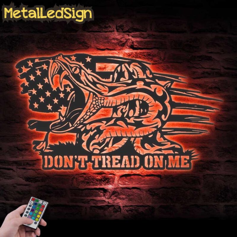 Dont-Tread-On-Me-Distressed-Flag-Metal-Wall-Art-LED-Light-5-1.jpg