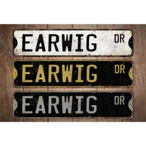 Earwig-Premium-Quality-Rustic-Metal-Sign-Images