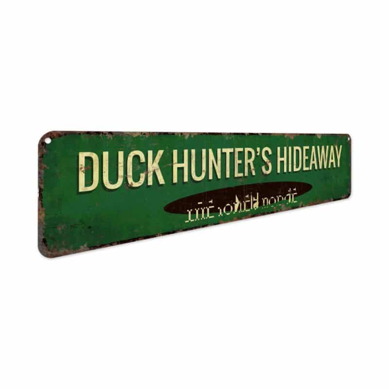 Hunters-Hideaway-Premium-Quality-Rustic-Metal-Sign-3