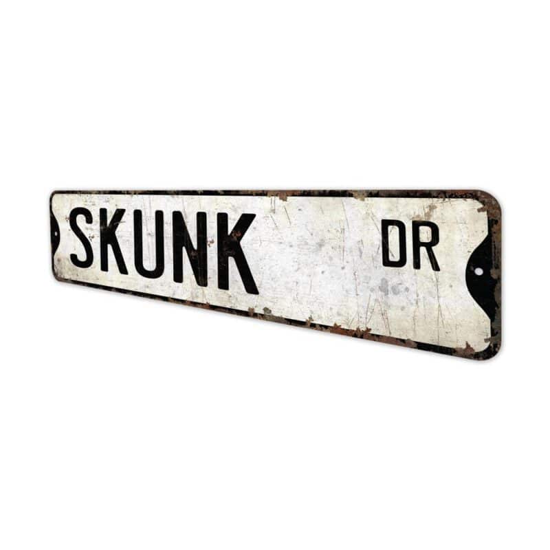 Skunk-Premium-Quality-Rustic-Metal-Sign-4