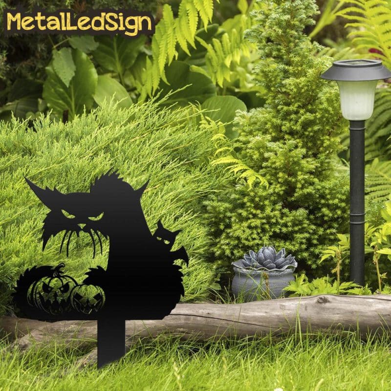 Spooked-Cat-Scary-Horror-Metal-Garden-Stake-5-1.jpg