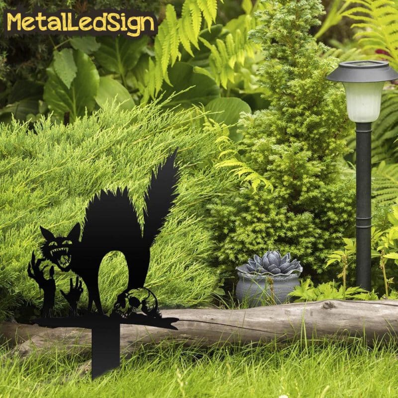 Spooked-Cat-Scary-Horror-Metal-Garden-Stake-5-2.jpg